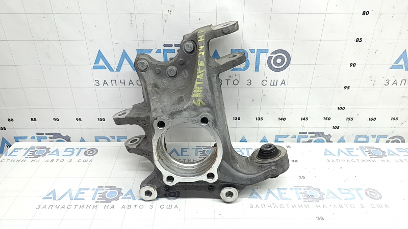 Цапфа задня права Hyundai Santa Fe 24-26 FWD