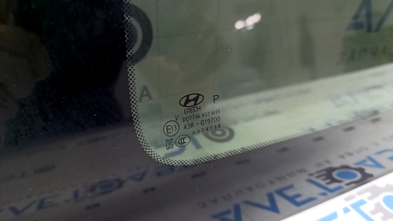 Форточка глухое стекло задняя правая Hyundai Santa Fe 24-26