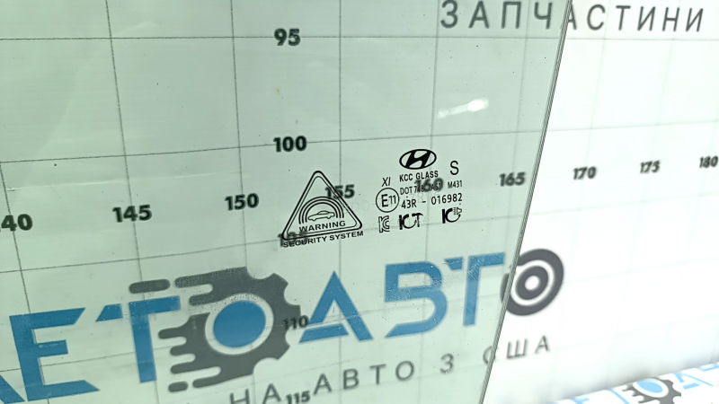 Скло дверей передньої лівої Hyundai Santa Fe 24-26 триплекс