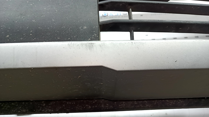 Бампер передний в сборе Hyundai Santa Fe 24-26 SEL, Limited, белый, губа структура, с жалюзи дефлекторами, царапины, сколы, треснута губа, прижат
