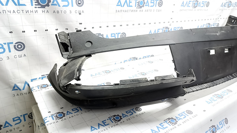 Бампер задний голый средняя часть Hyundai Santa Fe 24-26 SEL, Limited, царапины, потерт, треснут, отсутствуют фрагменты, надломано крепление