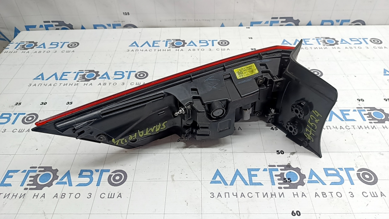 Фонарь внешний крыло правый Hyundai Santa Fe 24-26 LED