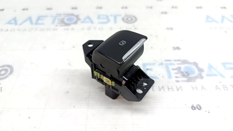 Кнопка ручного тормоза Ford Fusion mk5 17-20 полез хром, вздулся хром