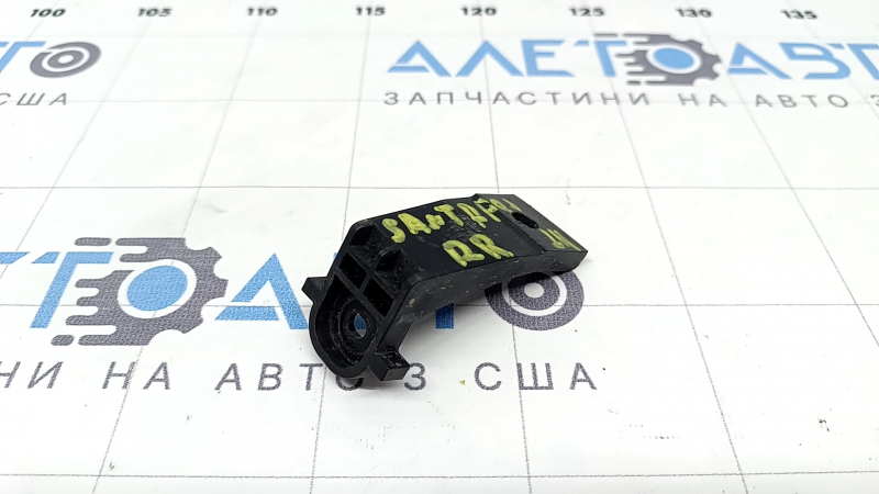 Кронштейн усилителя заднего бампера правый нижний Hyundai Santa Fe 24-26
