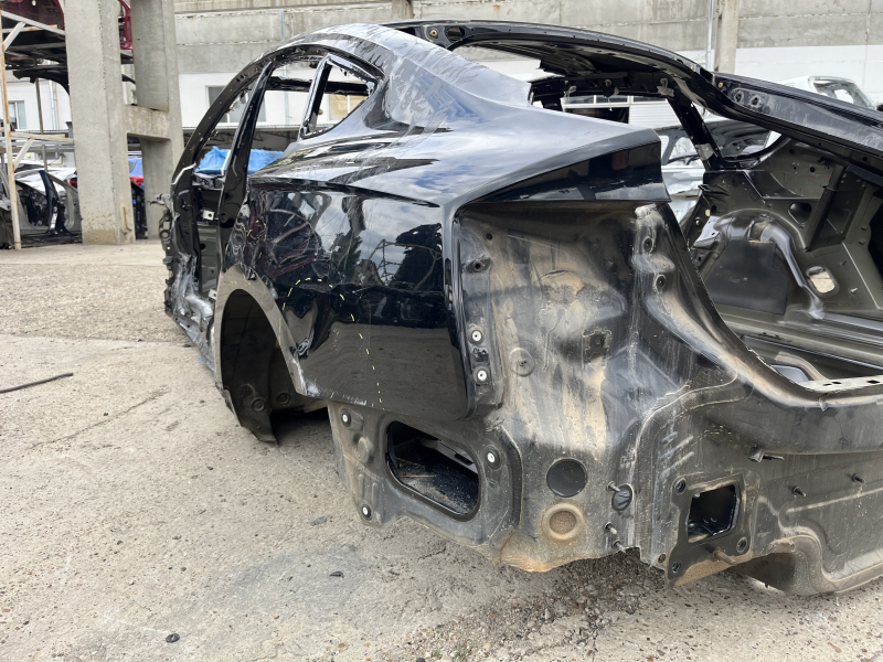 Четверть крыло задняя левая Audi A5 F5 18-25 5D на кузове, черная, замята