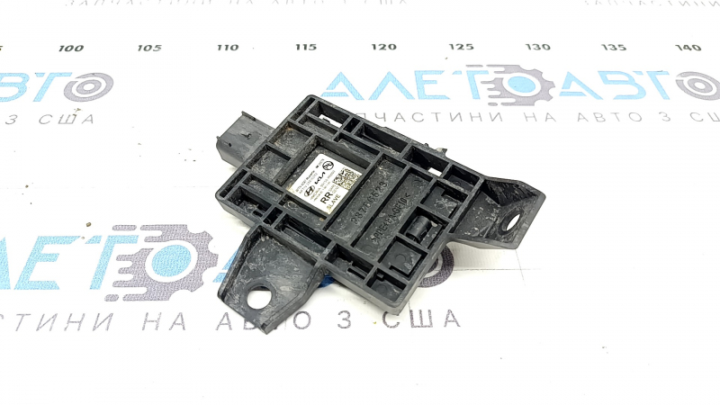 Датчик сліпих зон BSM правий Hyundai Santa Fe 24-26