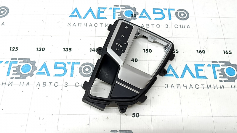 Накладка шифтера Audi A5 F5 17-25 черная, царапины, тычки на хроме