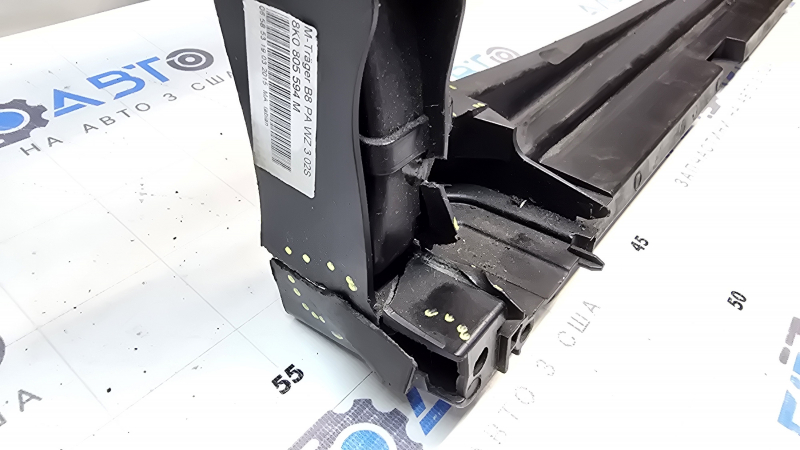 Телевизор панель радиатора Audi A4 B8 08-16 треснут