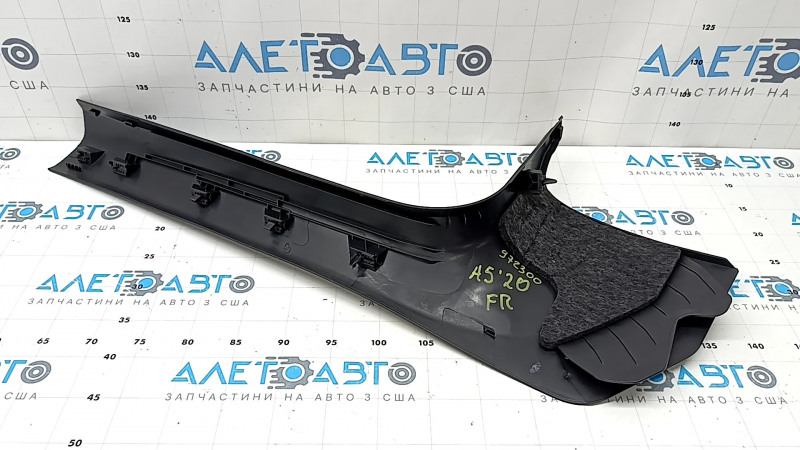 Накладка порога внутренняя передняя правая Audi A5 F5 18-25 5D черная, царапины