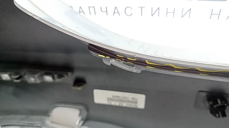 Бампер задний голый Mercedes W213 E 17-20 под парктроники без молдингов, AMG pkg, серебро, трещины, царапины, сломаны крепления, отклеилось крепление BSM