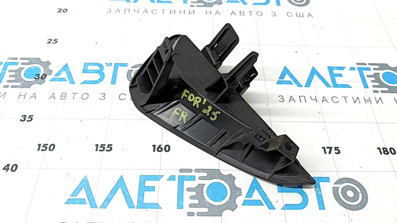 Заглушка ПТФ права Subaru Forester 25-26 структура