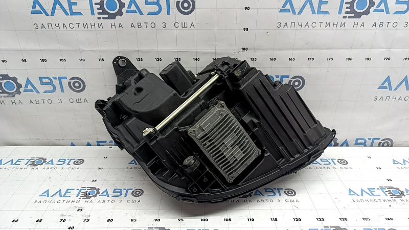 Фара передняя левая в сборе Mercedes W213 E 17-19 LED, скол