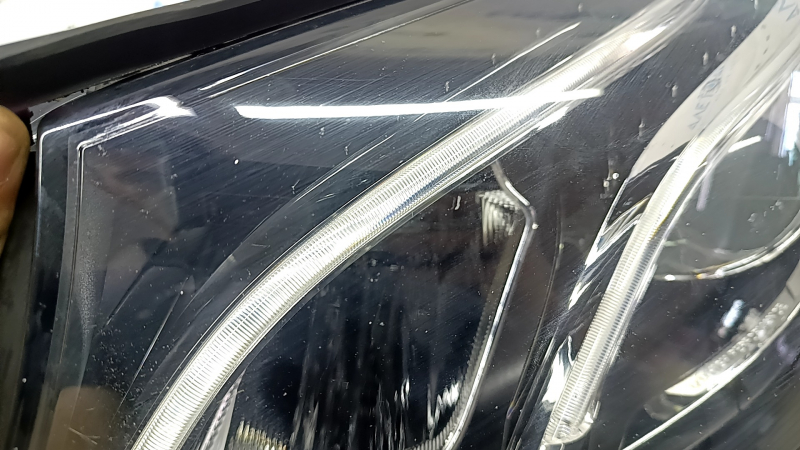 Фара передняя левая в сборе Mercedes W213 E 17-19 LED, скол