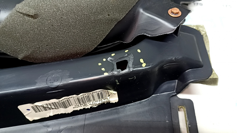 Торпедо передняя панель с AIRBAG Ford Fusion mk5 17-20 коричневая с бежевым под start-stop, под проекцию, под динамик, стянулась кожа, надрыв, сломано крепление