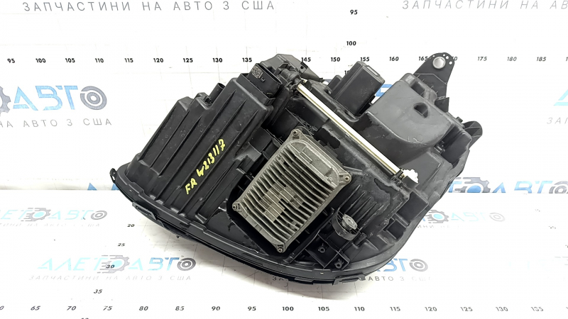Фара передняя правая в сборе Mercedes W213 E 17-19 LED, скол, под полировку