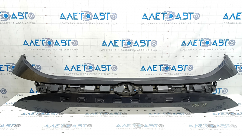 Накладка двери багажника Subaru Forester 25-26