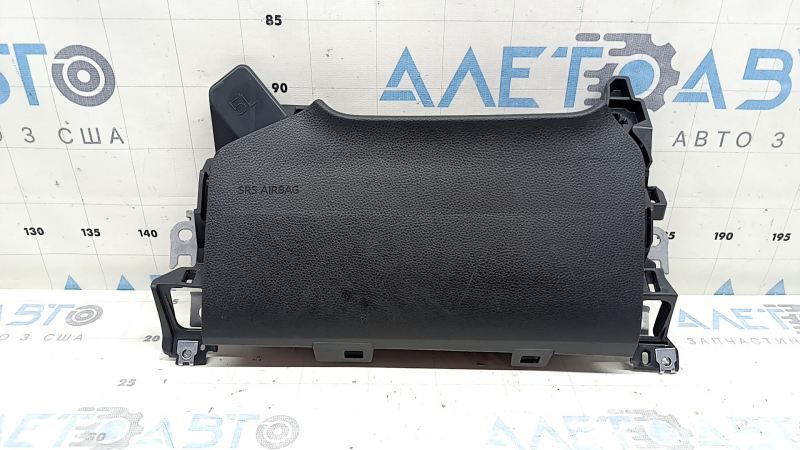 Подушка безопасности airbag коленная водительская левая Toyota Highlander 20-26 черная, царапины