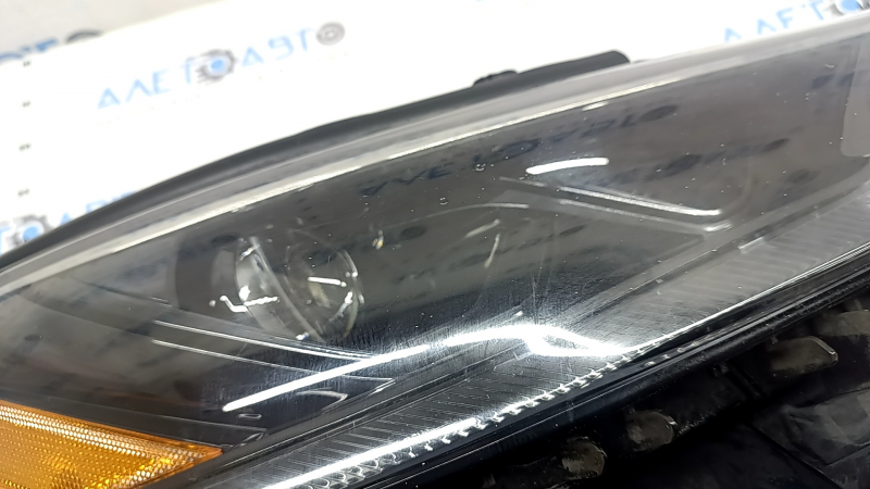 Фара передняя правая Toyota Highlander 21-26 LED, без DRL, темная, под полировку, царапины