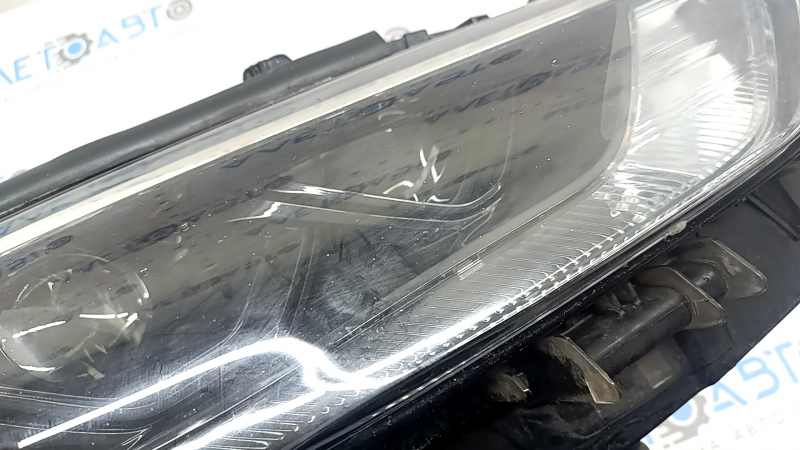 Фара передняя правая Toyota Highlander 21-26 LED, без DRL, темная, под полировку, царапины