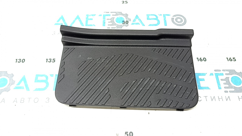 Накладка обшивки арки багажника левая Subaru Forester 25-26 черная, потерта, сломано крепление