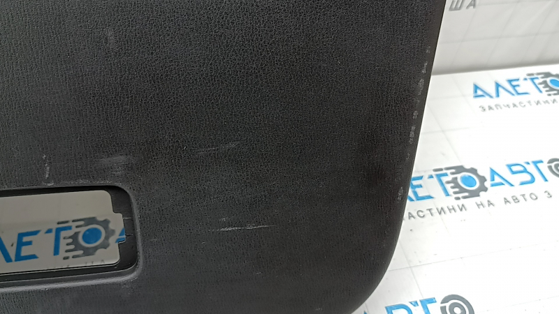 Обшивка дверей багажника нижня Mazda CX-5 17-25 чорна, потерта