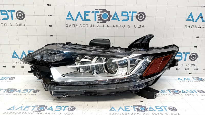 Фара передняя левая Mitsubishi Outlander 16-22 галоген, рест, оранжевый отражатель