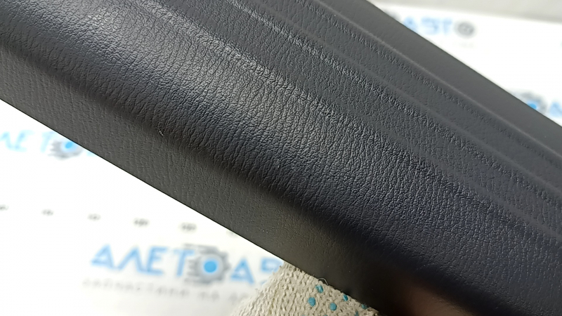 Накладка порога ззаду права Mazda CX-5 17-25 чорна, подряпини