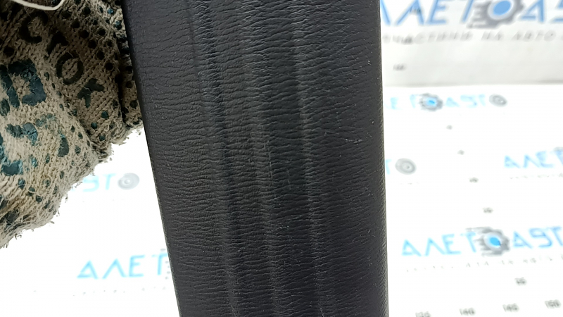 Накладка порога передняя правая Mazda CX-5 17-25 черная, потерта