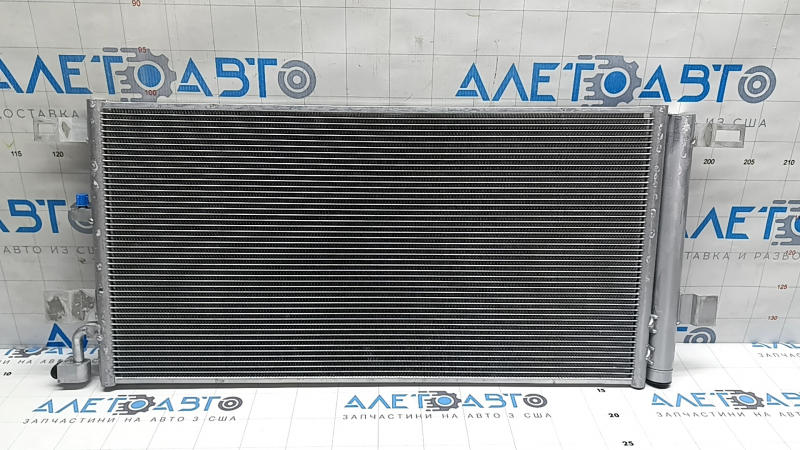 Радиатор кондиционера конденсер Audi A4 B9 17-21 2.0T