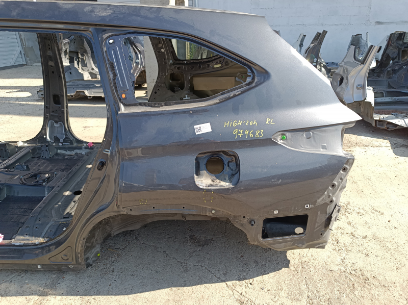 Четверть крыло задняя левая Toyota Highlander 20-26 под BSM, графит, на кузове, вмятина, тычка