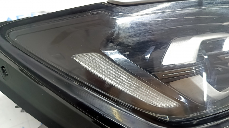 Фара передня права Kia Sorento 21-24 HEV, PHEV LED, Projector lamp, потерта