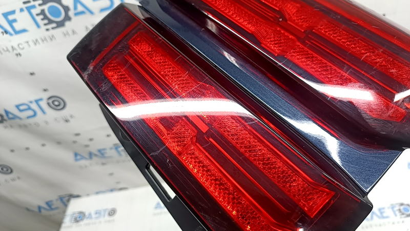 Ліхтар правий Kia Sorento 22-24 HEV, PHEV LED, з накладкою, подряпини