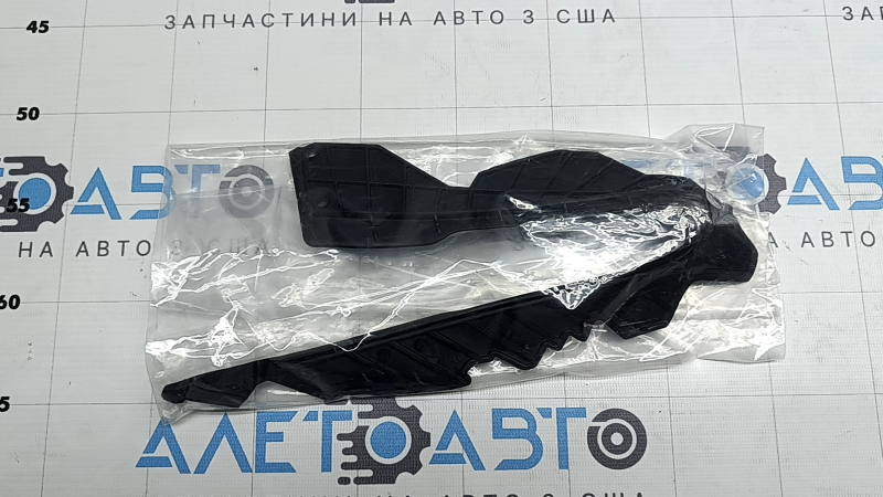 Передній ущільнювач фари лівий Audi Q8 19-26