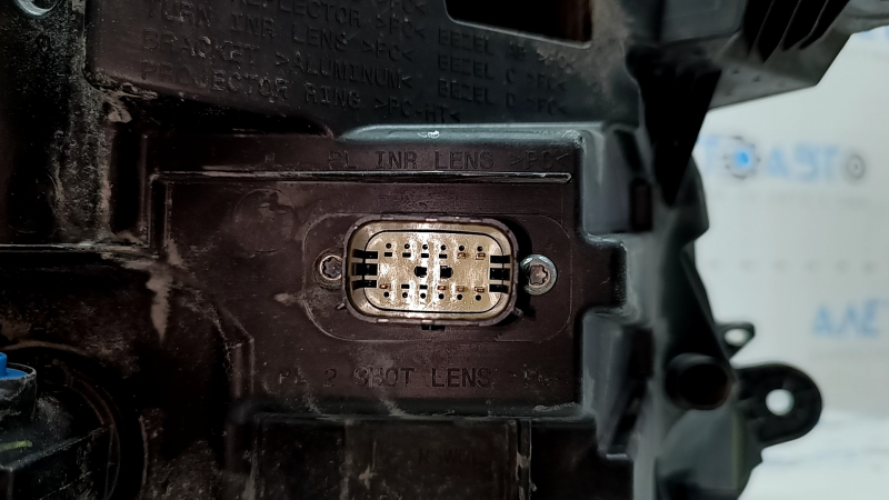 Фара передняя левая в сборе Lincoln MKZ 17-19 level 7, LED тип 2, сколы, под полировку, паутинка