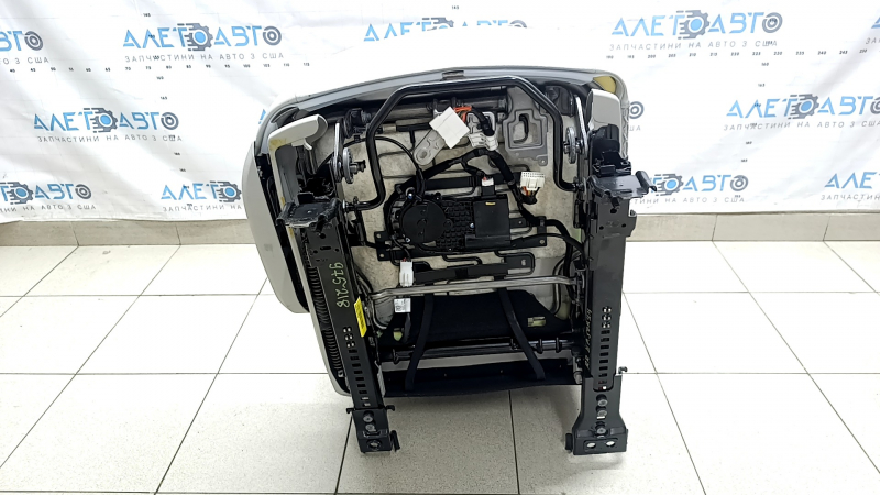Сидіння 2 ряди праве Kia Sorento 21-24 HEV, PHEV перфорація, сіра шкіра, з підігрівом, під хімчистку, прим'ято