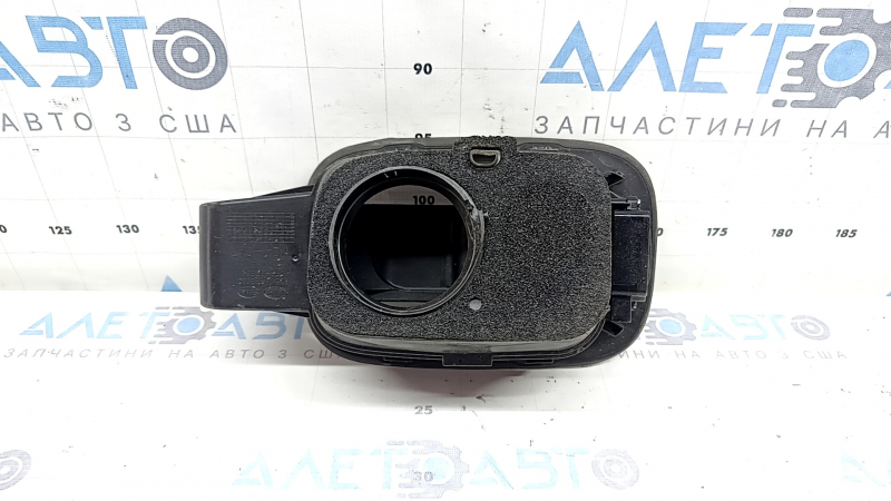 Корпус лючка бензобака Kia Sorento 21-26 HEV с замком