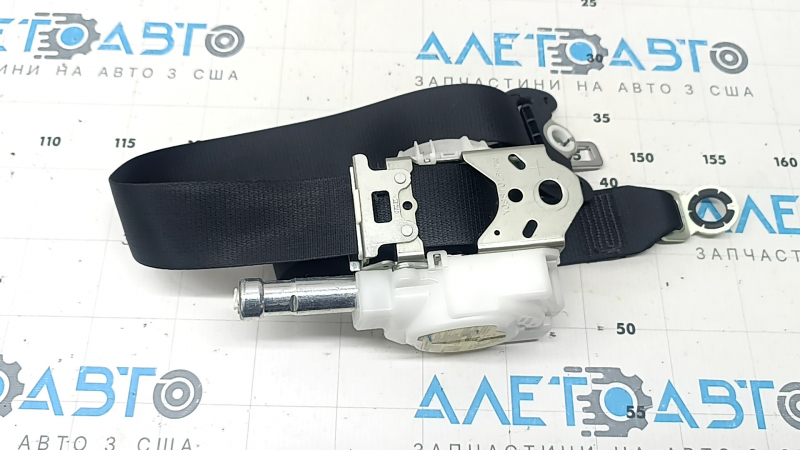 Водительский ремень безопасности с пиропатроном Toyota Camry v70 18-24 черный, стрельнувший