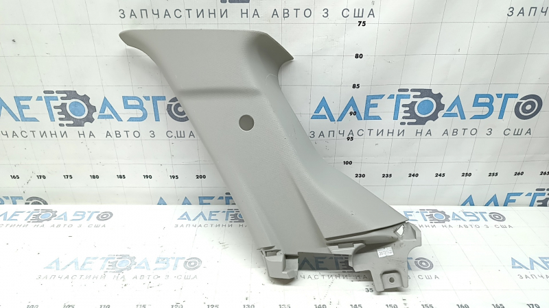 Накладка задньої стійки перед кватиркою права Kia Sorento 21-26 HEV, PHEV сіра, потерта