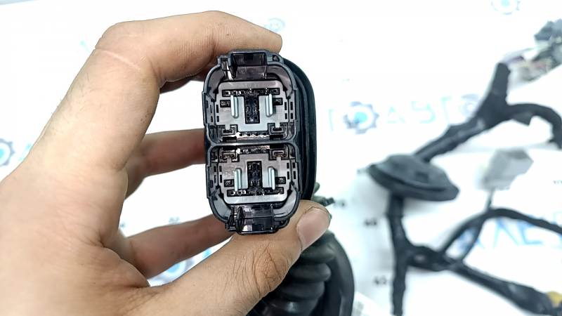 Проводка двери передняя правая Lincoln MKZ 17-20 под keyless