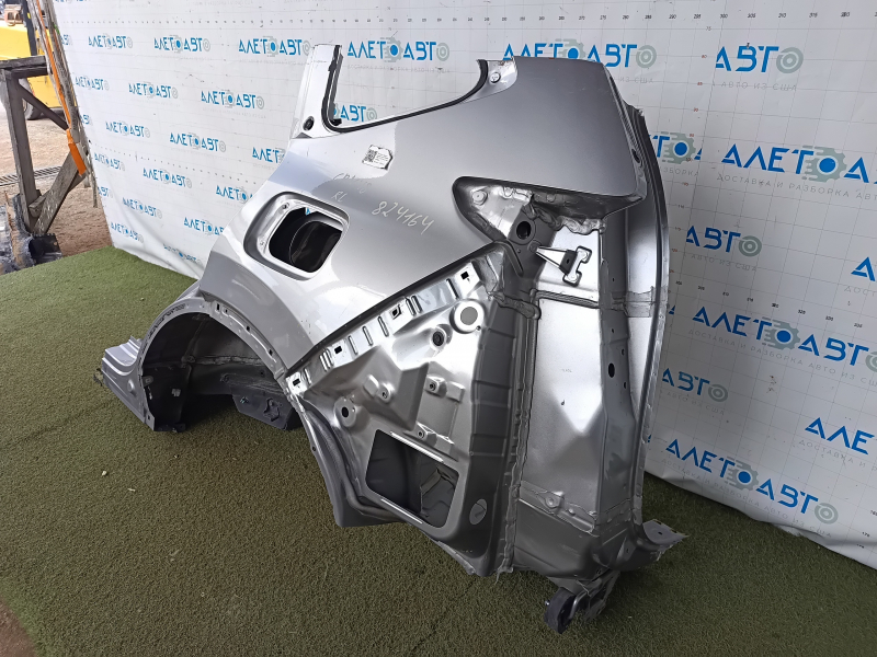 Задняя левая четверть кузова Honda CR-V 2017-2022, без видимых повреждений.