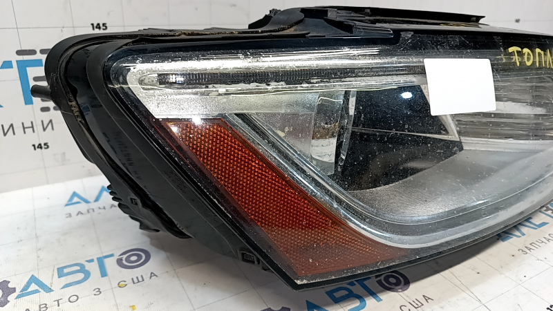 Фара передня права гола Audi Q5 8R 13-17 ксенон, пошкодження водою, зламана направляйка та кріплення