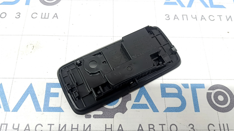 Плафон освітлення задній Honda CRV 23-26 під люк, чорний, подряпини.