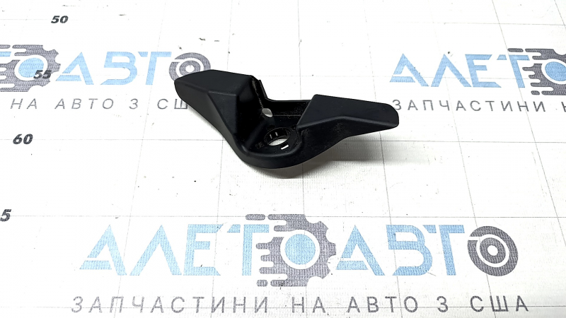 Накладка замка лючка бензобака Toyota Camry v70 18-24