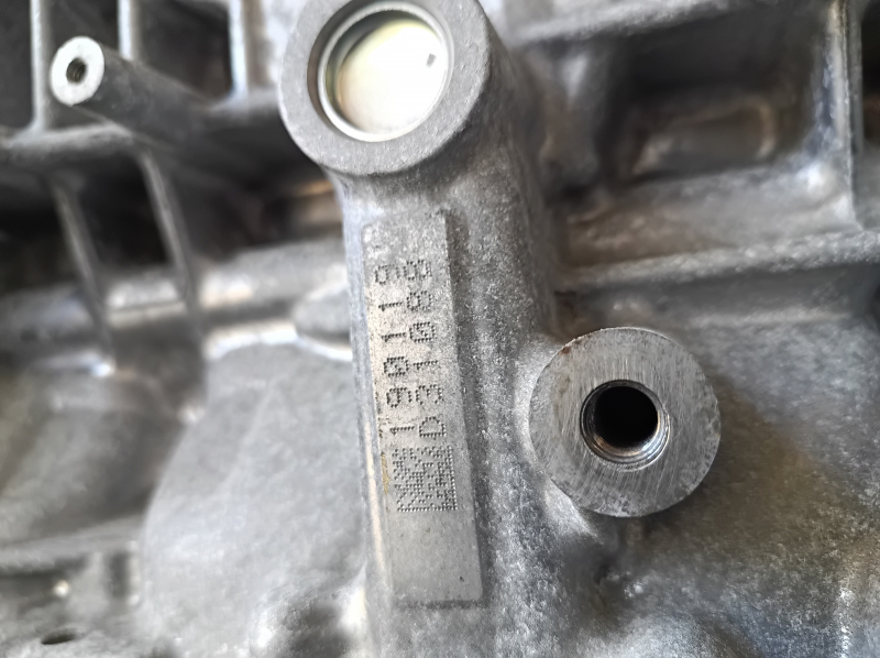 Двигун Toyota Camry v70 18-20 2.5 A25A-FXS hybrid 77к, запустився, плями в 4 циліндрі