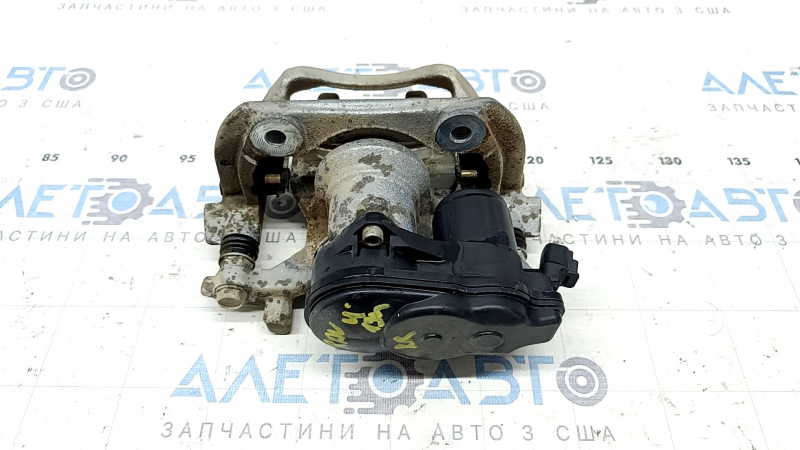 Суппорт в сборе задний правый Toyota Rav4 19-25 электро, Japan built