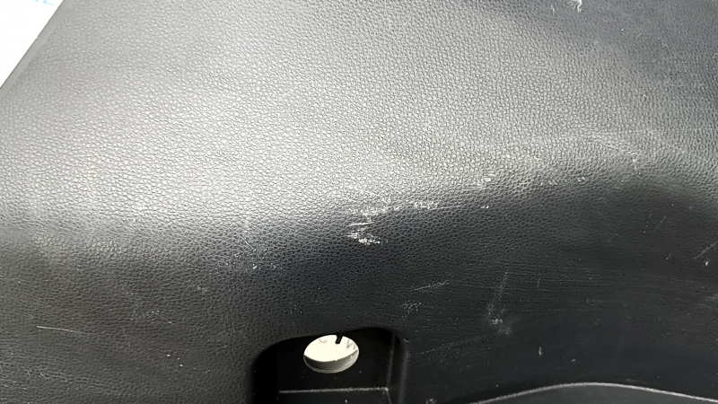 Обшивка арки права Toyota Rav4 19-25 чорна з кишенею та прикурювачем, подряпини.