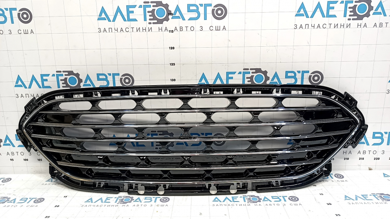 Решітка радіатора grill Ford Escape MK4 20-22 сітка чорний глянець, хром обрамлення