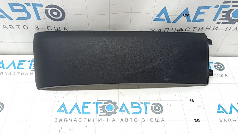 Накладка водительского сиденья нижняя передняя Toyota Rav4 19-25 черная, потертость