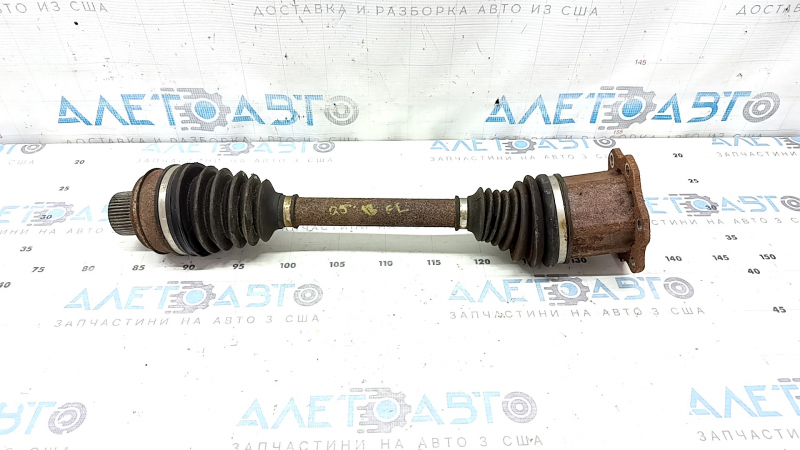 Привод полуось передняя левая Audi Q5 8R 13-17 2.0T, 3.0 tfsi, hybrid, ржавая, люфт наружной гранаты