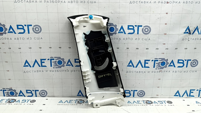 Накладка центральной стойки верхняя ремень правая Toyota Rav4 19-25 черная, царапины